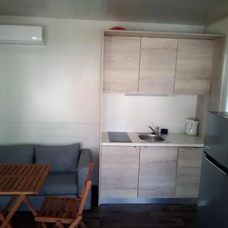 Vanessa Mobile Homes Campsite *